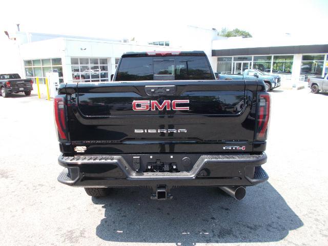2025 GMC Sierra 2500 HD Vehicle Photo in LOWELL, MA 01852-4336