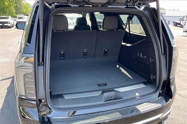 2025 Chevrolet Suburban Vehicle Photo in INDEPENDENCE, MO 64055-1314