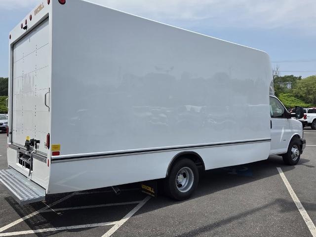 2025 Chevrolet Express Cutaway 3500 Vehicle Photo in GARDNER, MA 01440-3110