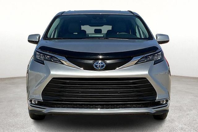 2024 Toyota Sienna Vehicle Photo in San Antonio, TX 78230