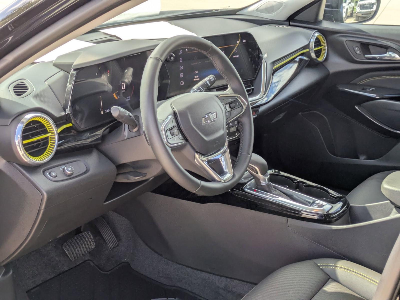 2025 Chevrolet Trax Vehicle Photo in SELMA, TX 78154-1460