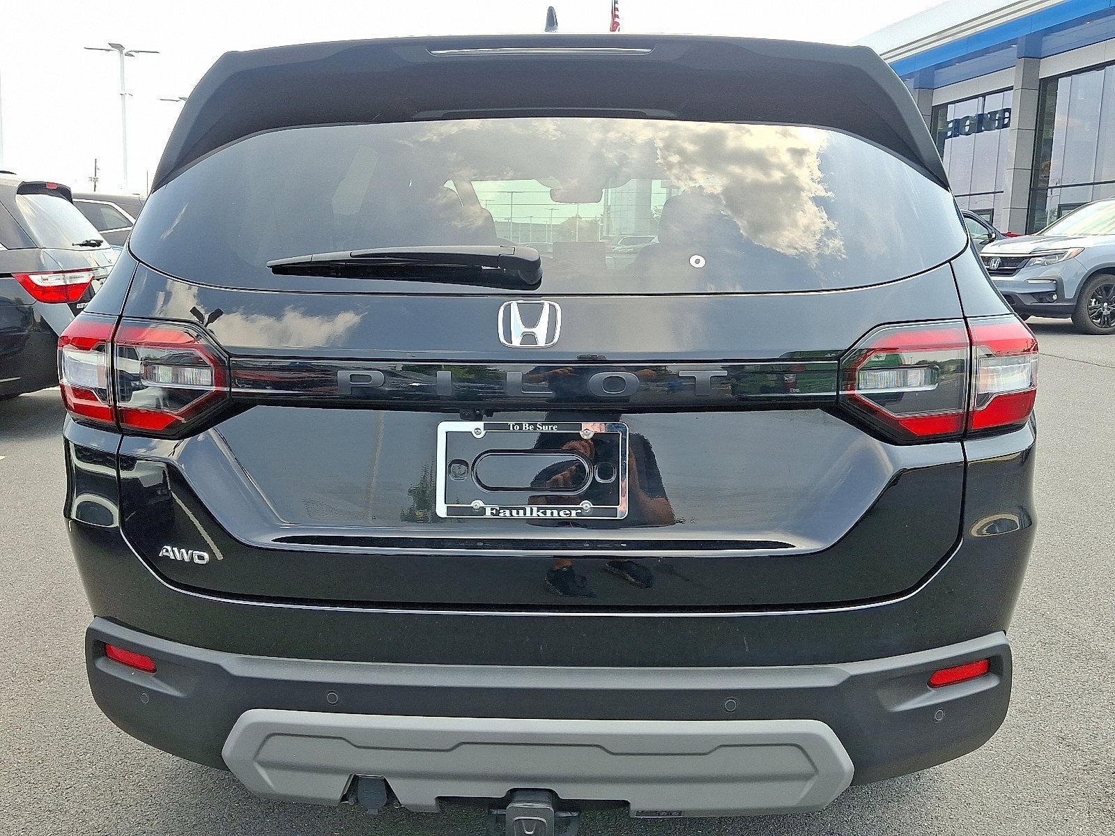 2025 Honda Pilot Vehicle Photo in Harrisburg, PA 17111