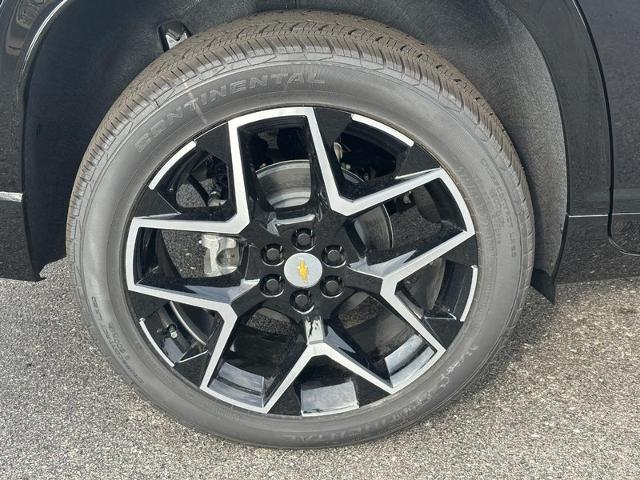 2025 Chevrolet Traverse Vehicle Photo in COLUMBIA, MO 65203-3903