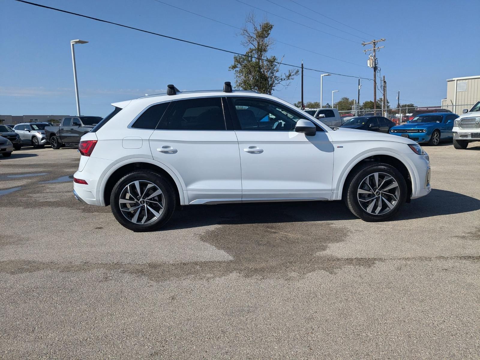 2024 Audi Q5 Vehicle Photo in Seguin, TX 78155