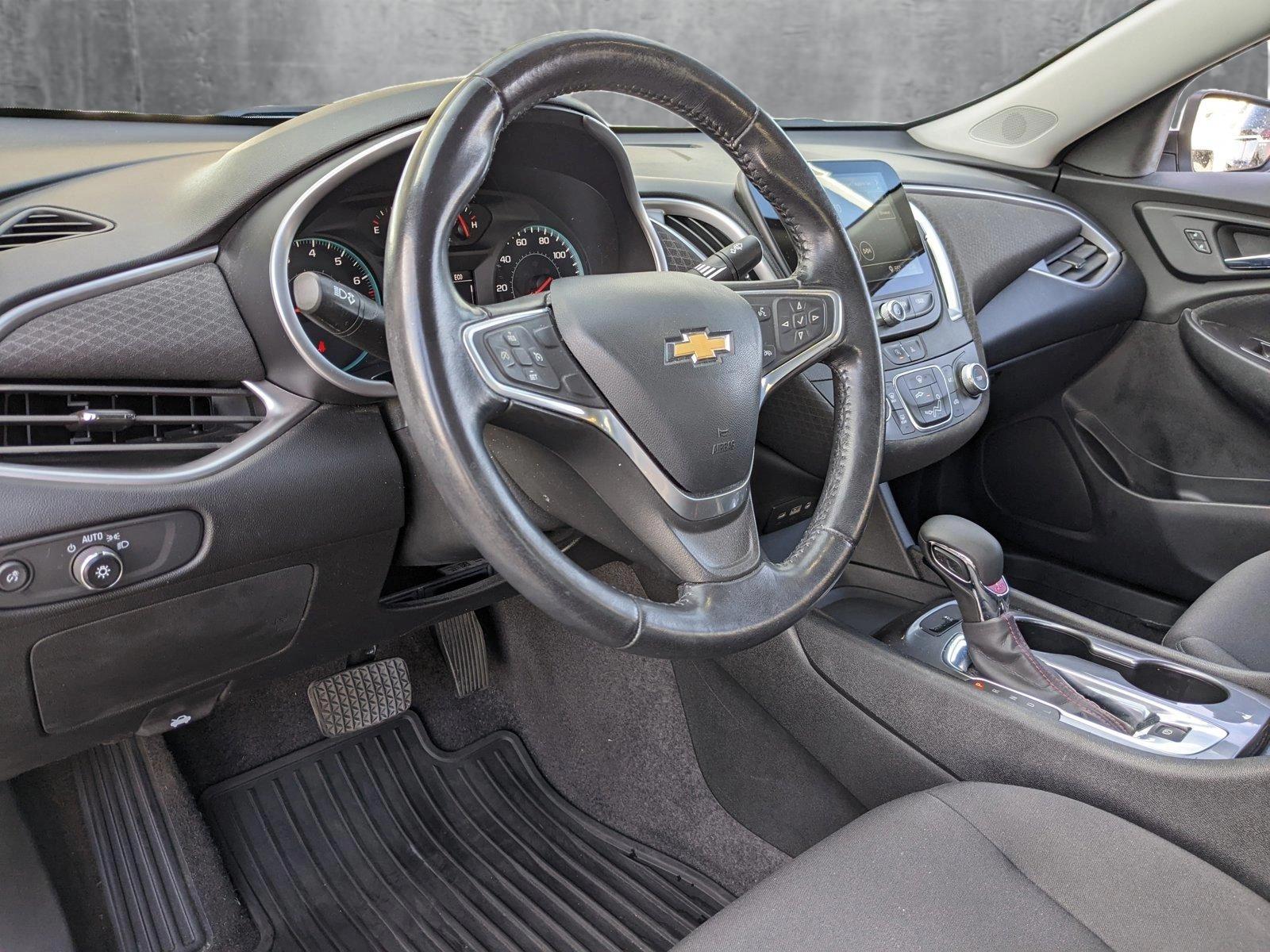 2022 Chevrolet Malibu Vehicle Photo in VALENCIA, CA 91355-1705