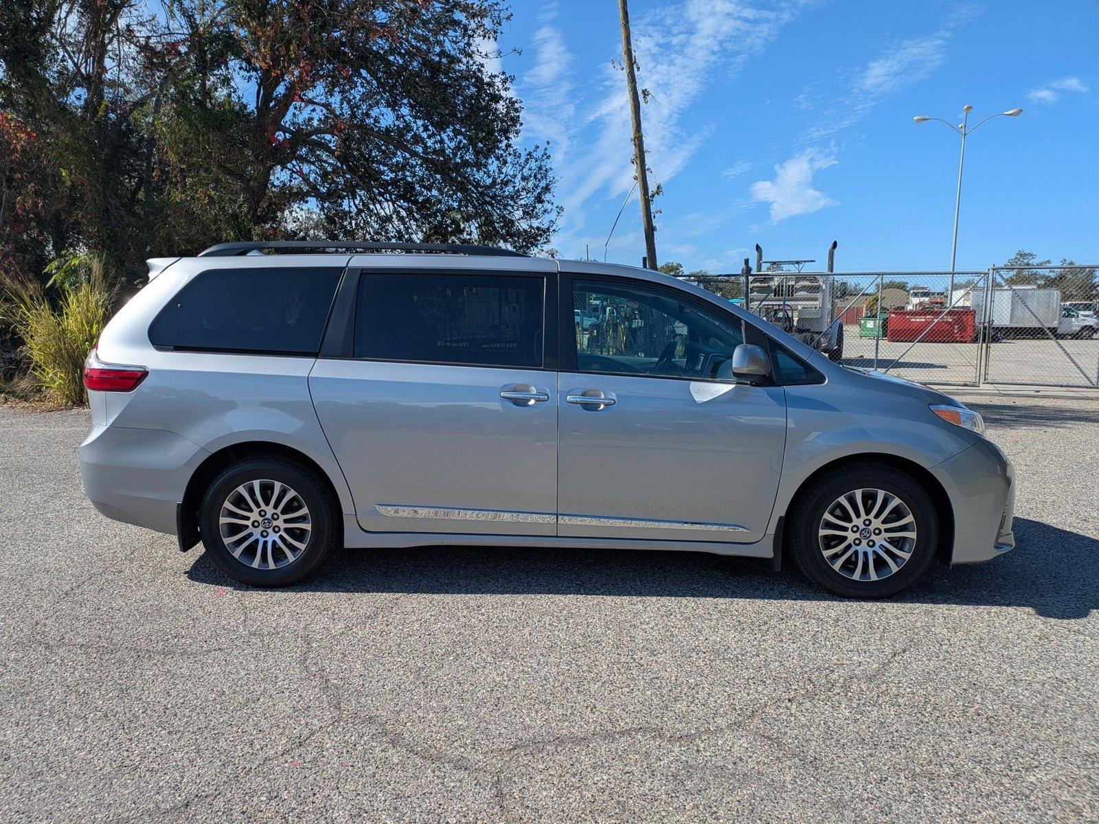 2018 Toyota Sienna Vehicle Photo in Sarasota, FL 34231