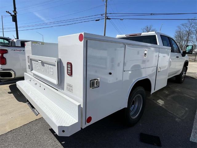 2024 Chevrolet Silverado 3500 HD Chassis Cab Vehicle Photo in ALCOA, TN 37701-3235