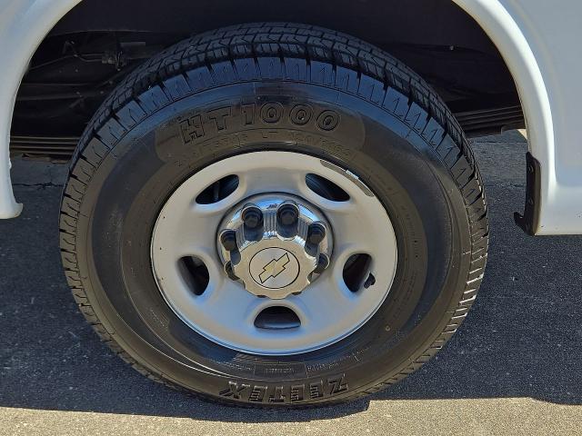 2020 Chevrolet Express Passenger 3500 Vehicle Photo in CROSBY, TX 77532-9157