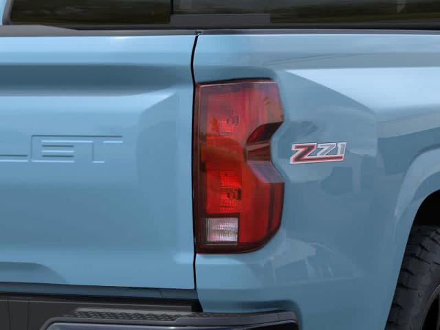 2025 Chevrolet Colorado Vehicle Photo in MOON TOWNSHIP, PA 15108-2571