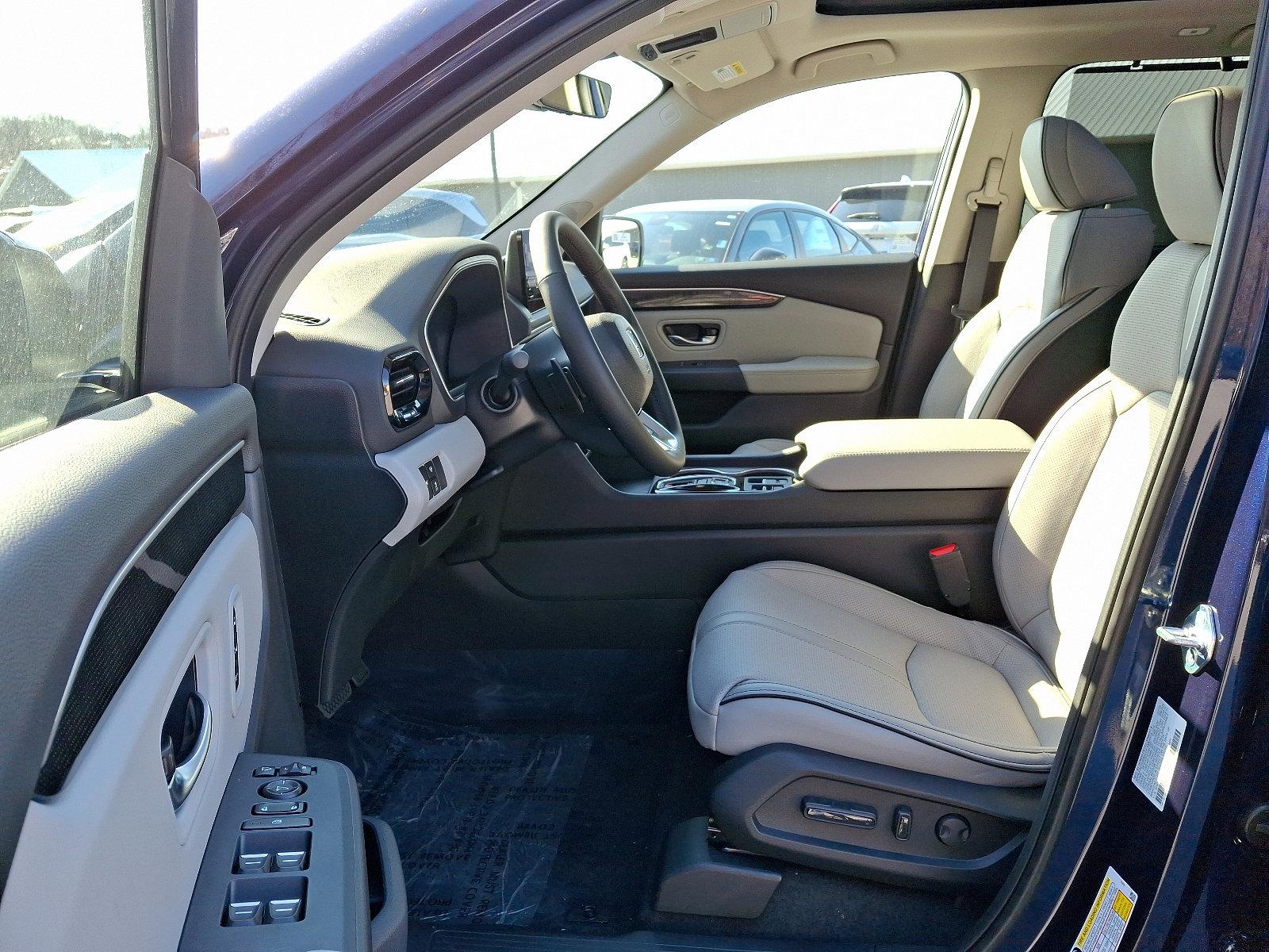 2025 Honda Pilot Vehicle Photo in Harrisburg, PA 17111
