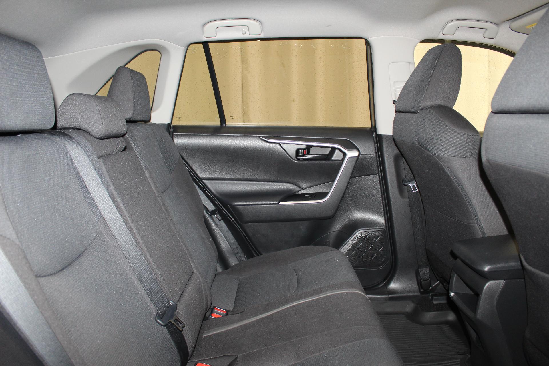 2021 Toyota RAV4 Vehicle Photo in NORTHAMPTON, MA 01060-1120