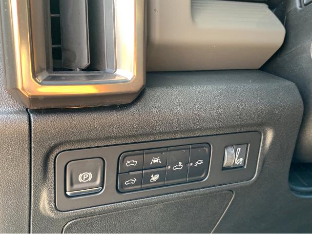 2025 GMC HUMMER EV Pickup Vehicle Photo in BEAUFORT, SC 29906-4218