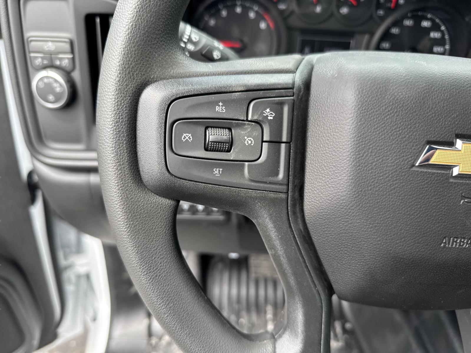 2025 Chevrolet Silverado 3500 HD Chassis Cab Vehicle Photo in GEORGETOWN, TX 78626-7508