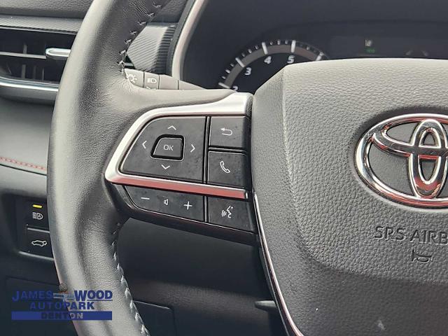 2021 Toyota Highlander Vehicle Photo in DENTON, TX 76210-9321