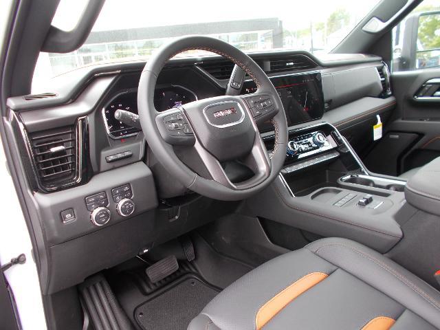 2025 GMC Sierra 2500 HD Vehicle Photo in LOWELL, MA 01852-4336