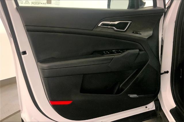 2023 Kia Sportage Vehicle Photo in Lees Summit, MO 64086