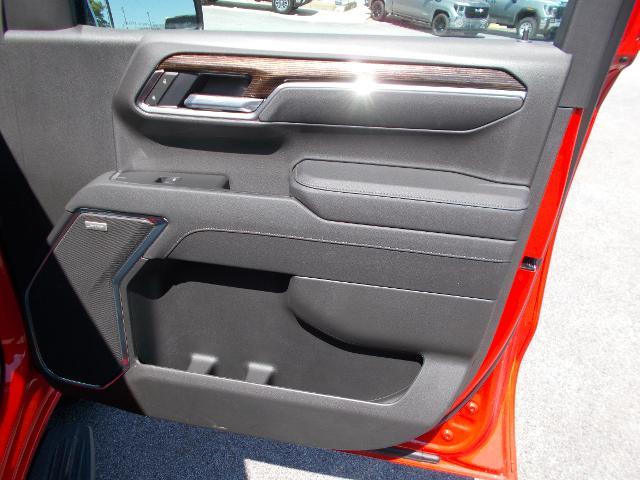 2025 GMC Sierra 1500 Vehicle Photo in LOWELL, MA 01852-4336