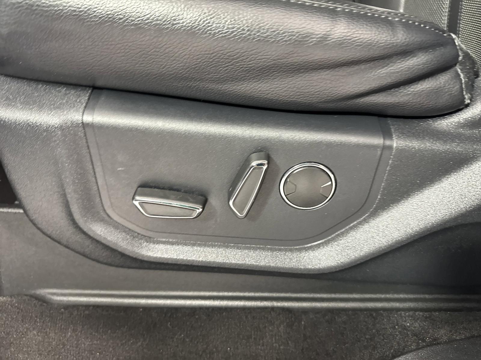 2021 Ford Expedition Max Vehicle Photo in GEORGETOWN, TX 78626-7508