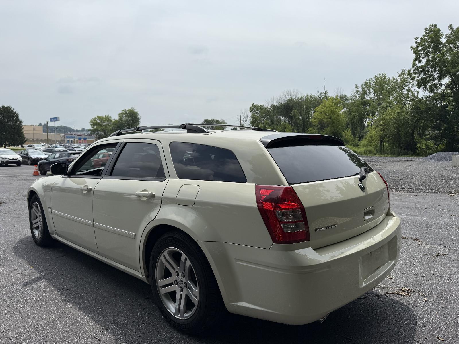 2005 Dodge Magnum Vehicle Photo in Harrisburg, PA 17111