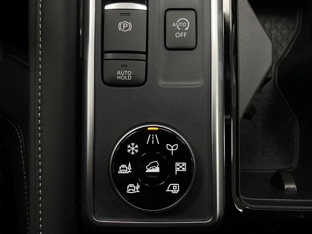 2025 Nissan Pathfinder Vehicle Photo in Appleton, WI 54913