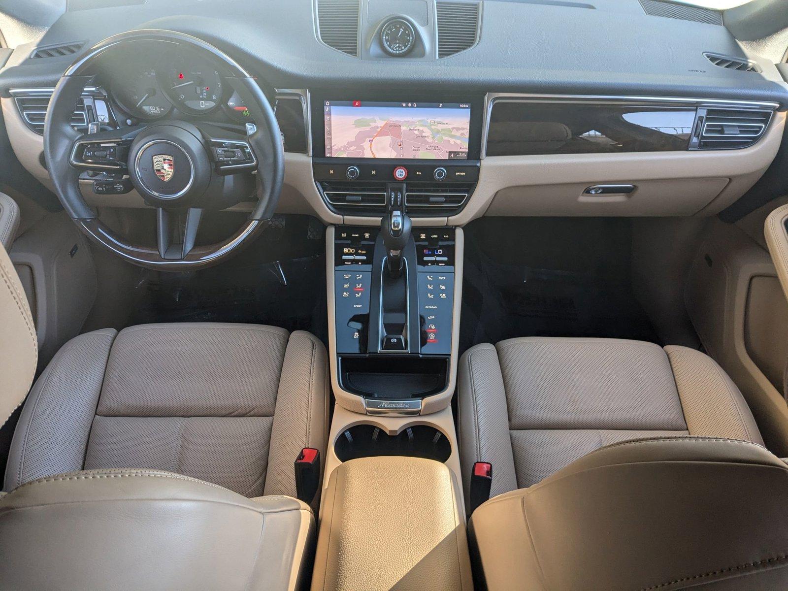 2024 Porsche Macan Vehicle Photo in Towson, MD 21204
