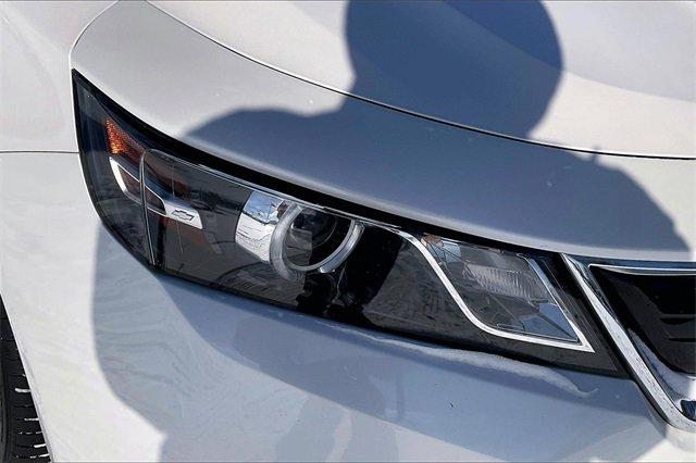2017 Chevrolet Impala Vehicle Photo in INDEPENDENCE, MO 64055-1314