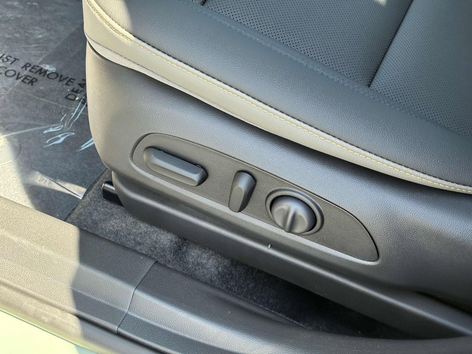 2025 Chevrolet Trax Vehicle Photo in LOS ANGELES, CA 90007-3794