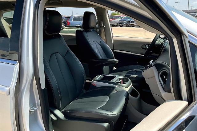 2024 Chrysler Pacifica Vehicle Photo in Grapevine, TX 76051