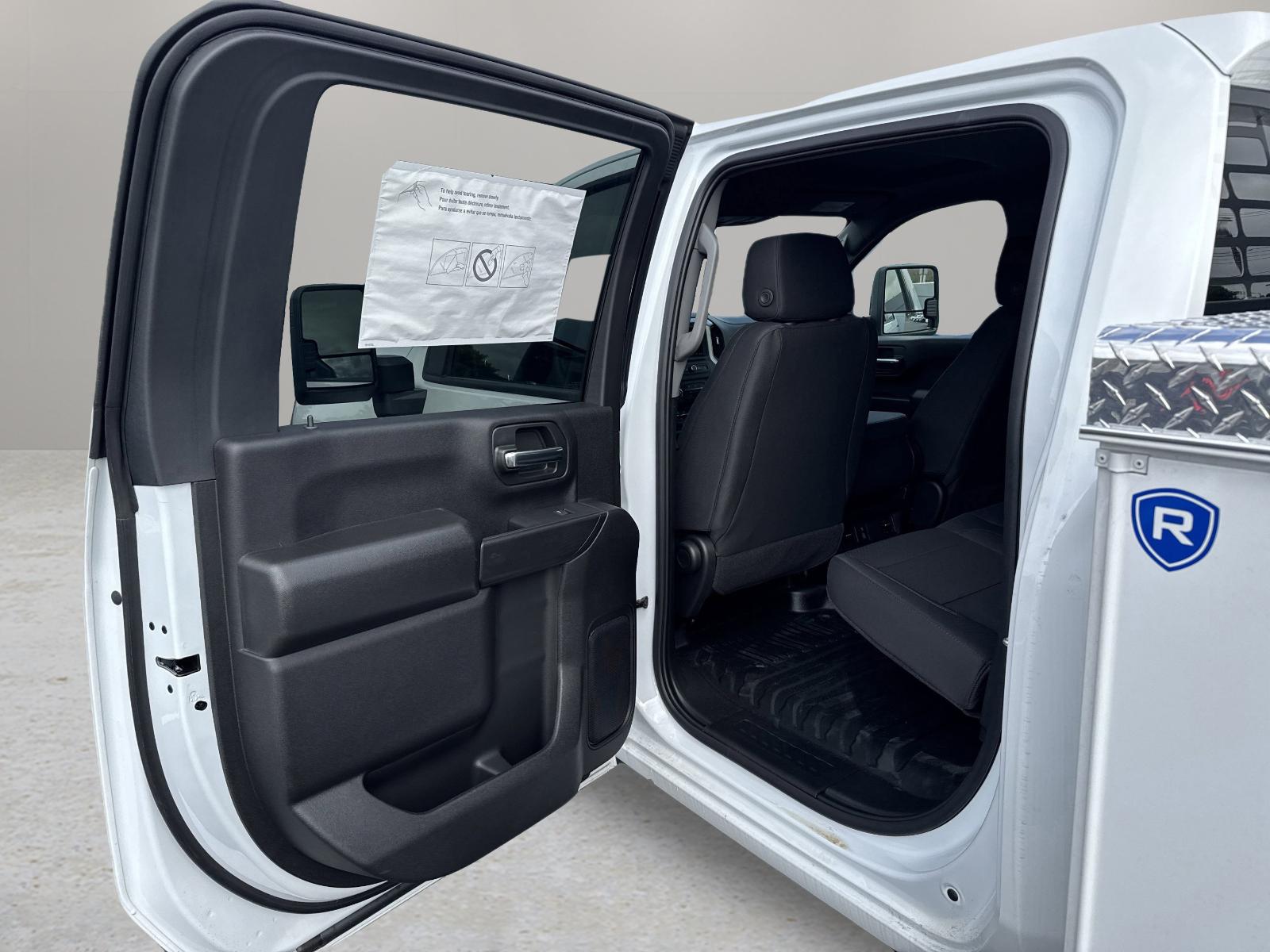 2025 Chevrolet Silverado 3500 HD Chassis Cab Vehicle Photo in GEORGETOWN, TX 78626-7508