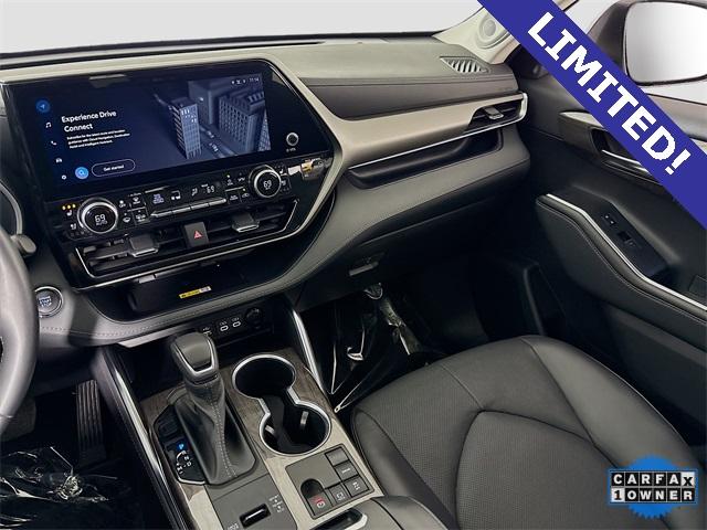 2023 Toyota Highlander Vehicle Photo in Puyallup, WA 98371