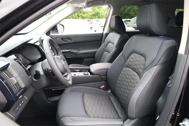 2025 Nissan Pathfinder Vehicle Photo in Hazelwood, MO 63042