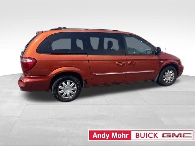 2006 Chrysler Town & Country LWB Vehicle Photo in Fishers, IN 46038