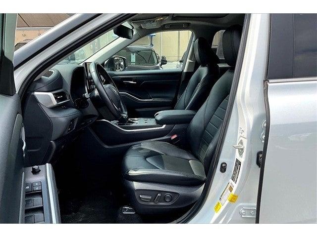 2023 Toyota Highlander Vehicle Photo in San Antonio, TX 78230