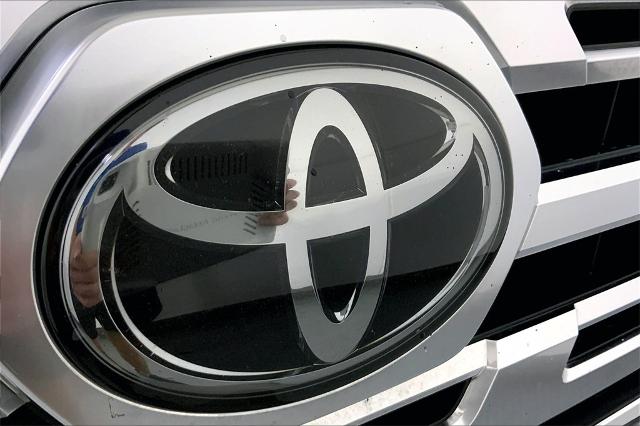 2019 Toyota Tacoma 4WD Vehicle Photo in Kansas City, MO 64114