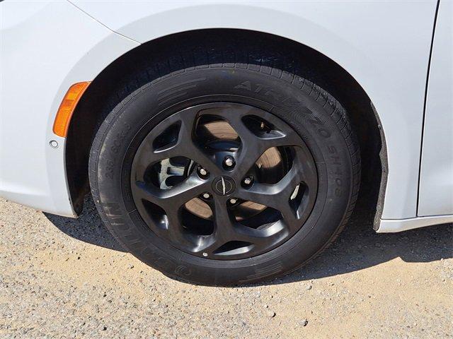 2024 Chrysler Pacifica Vehicle Photo in MILFORD, OH 45150-1684
