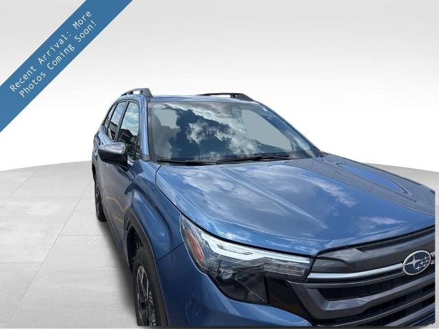2025 Subaru Forester Vehicle Photo in Cedar Rapids, IA 52402