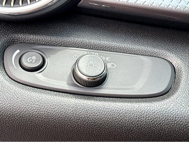 2025 Chevrolet Trax Vehicle Photo in SAVANNAH, GA 31406-4513