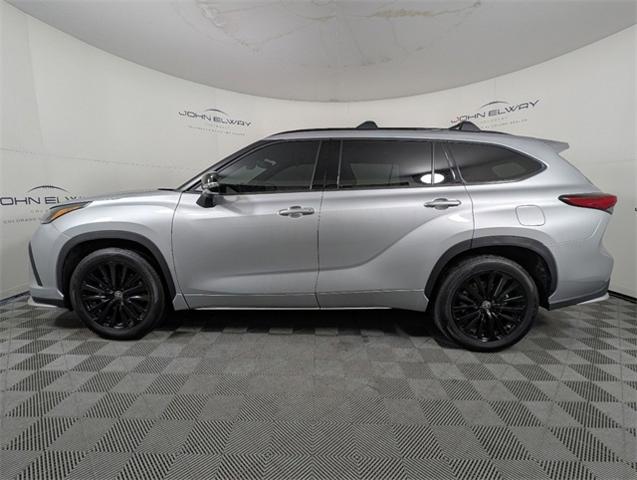 2023 Toyota Highlander Vehicle Photo in ENGLEWOOD, CO 80113-6708