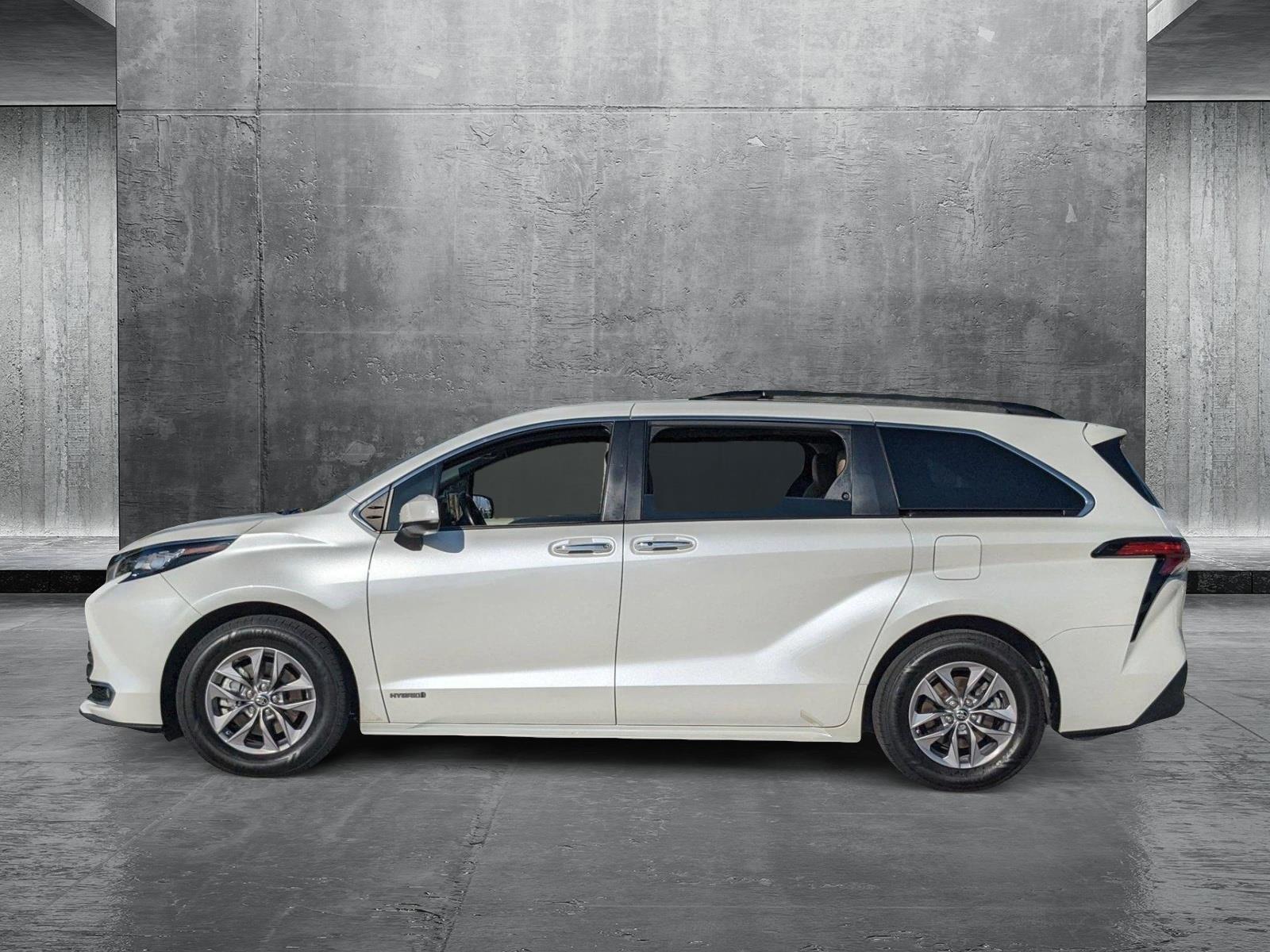 2021 Toyota Sienna Vehicle Photo in Davie, FL 33331