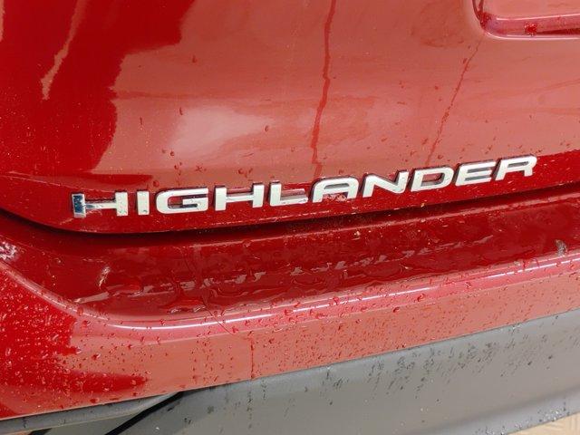 2023 Toyota Highlander Vehicle Photo in PINEVILLE, NC 28134-8495