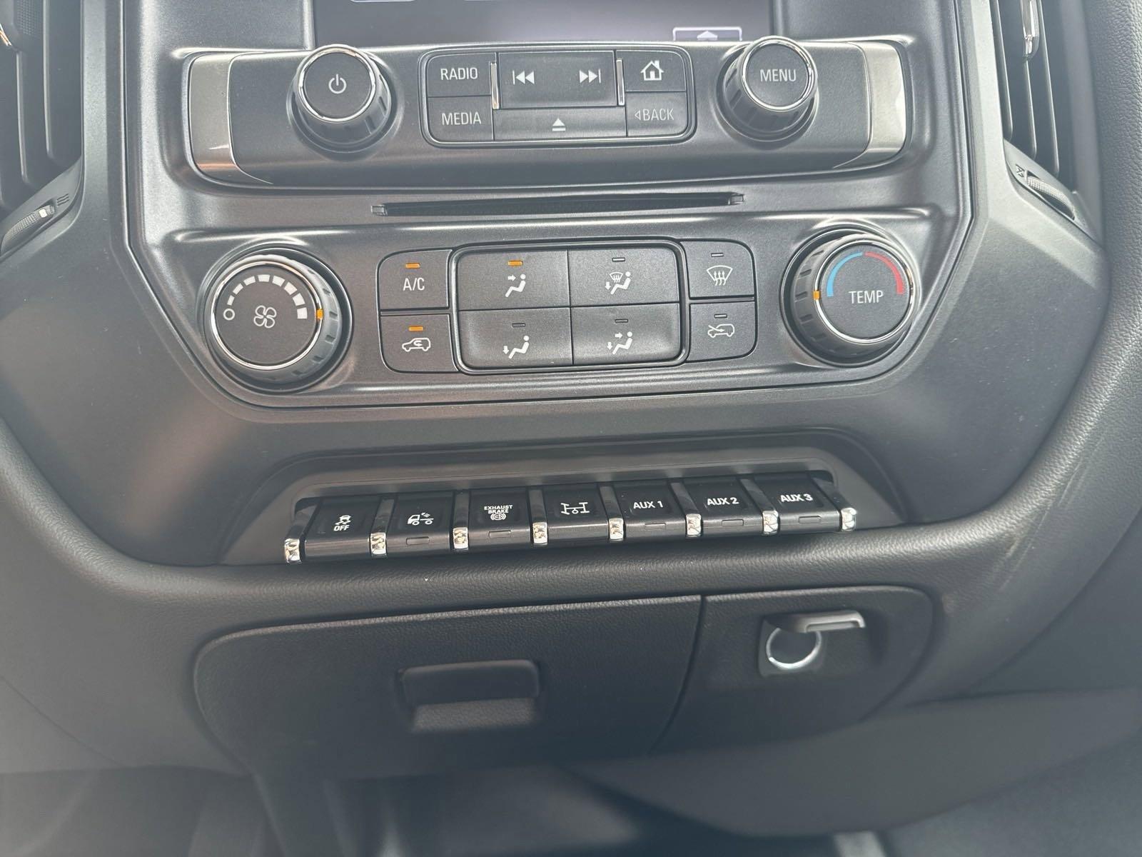 2024 Chevrolet Silverado 5500 HD Vehicle Photo in GEORGETOWN, TX 78626-7508