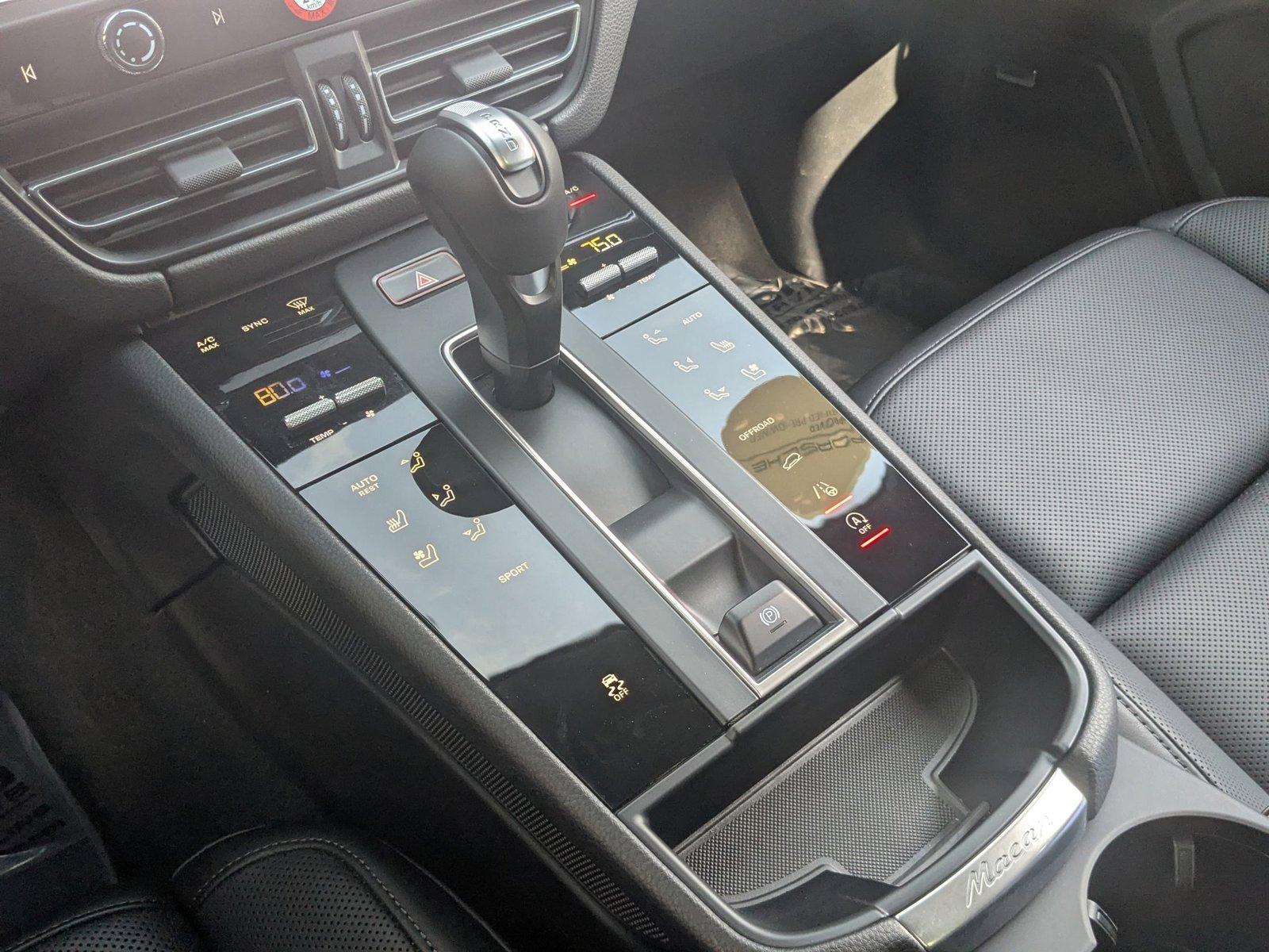 2025 Porsche Macan Vehicle Photo in Towson, MD 21204