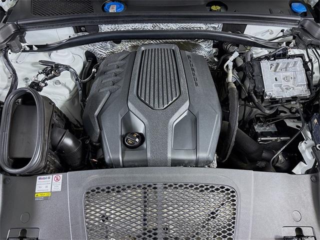 2022 Porsche Macan Vehicle Photo in Puyallup, WA 98371