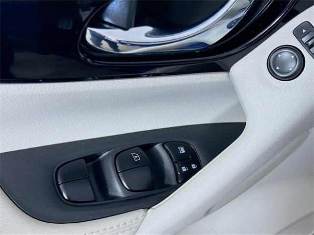 2017 Nissan Rogue Sport Vehicle Photo in Everett, WA 98204