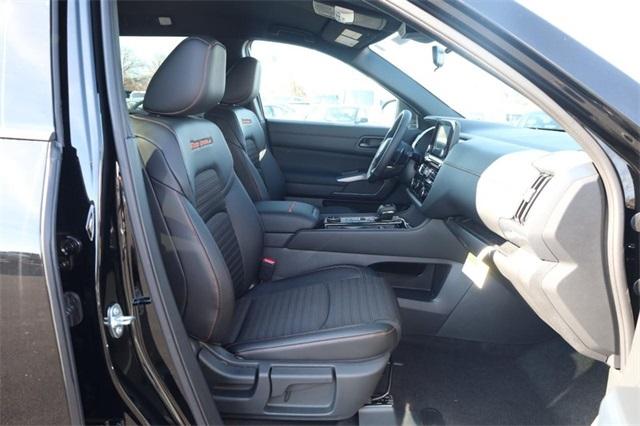 2025 Nissan Pathfinder Vehicle Photo in Hazelwood, MO 63042