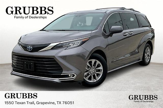 2023 Toyota Sienna Vehicle Photo in San Antonio, TX 78230