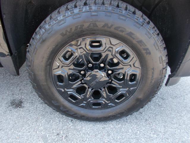 2025 GMC Sierra 2500 HD Vehicle Photo in LOWELL, MA 01852-4336