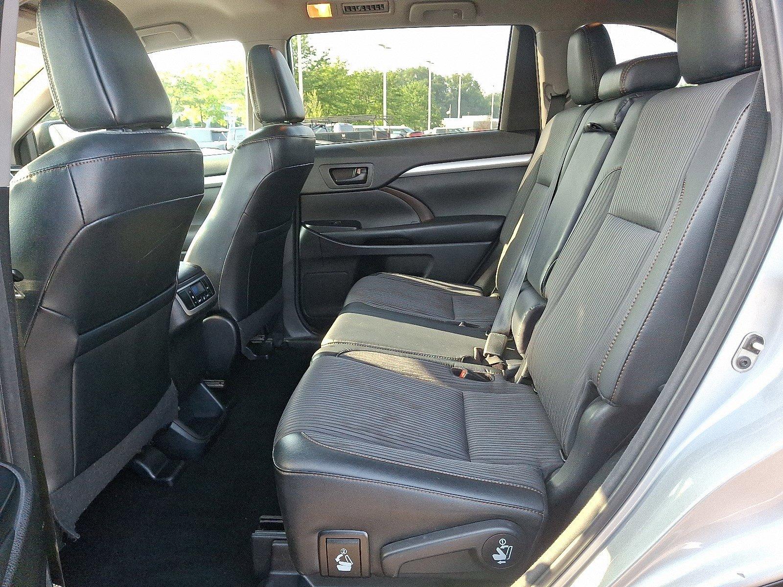 2018 Toyota Highlander Vehicle Photo in Harrisburg, PA 17111