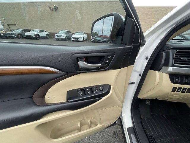 2018 Toyota Highlander Vehicle Photo in Philadelphia, PA 19116
