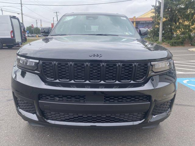 2025 Jeep Grand Cherokee L Vehicle Photo in Doylsetown, PA 18901